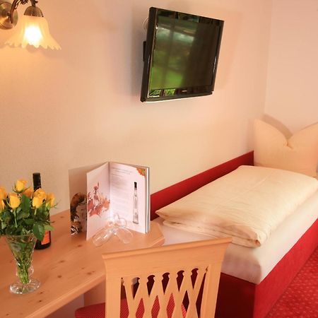 Pension Schweizerhaus Garni Weyarn Exterior photo