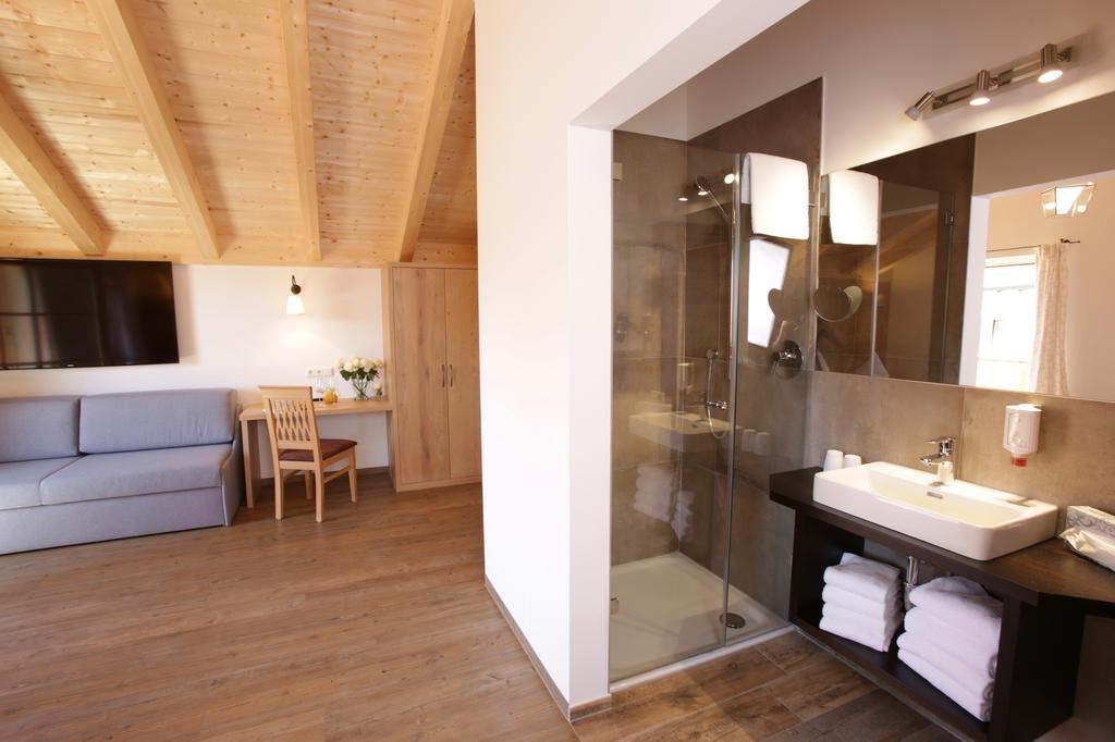 Pension Schweizerhaus Garni Weyarn Exterior photo